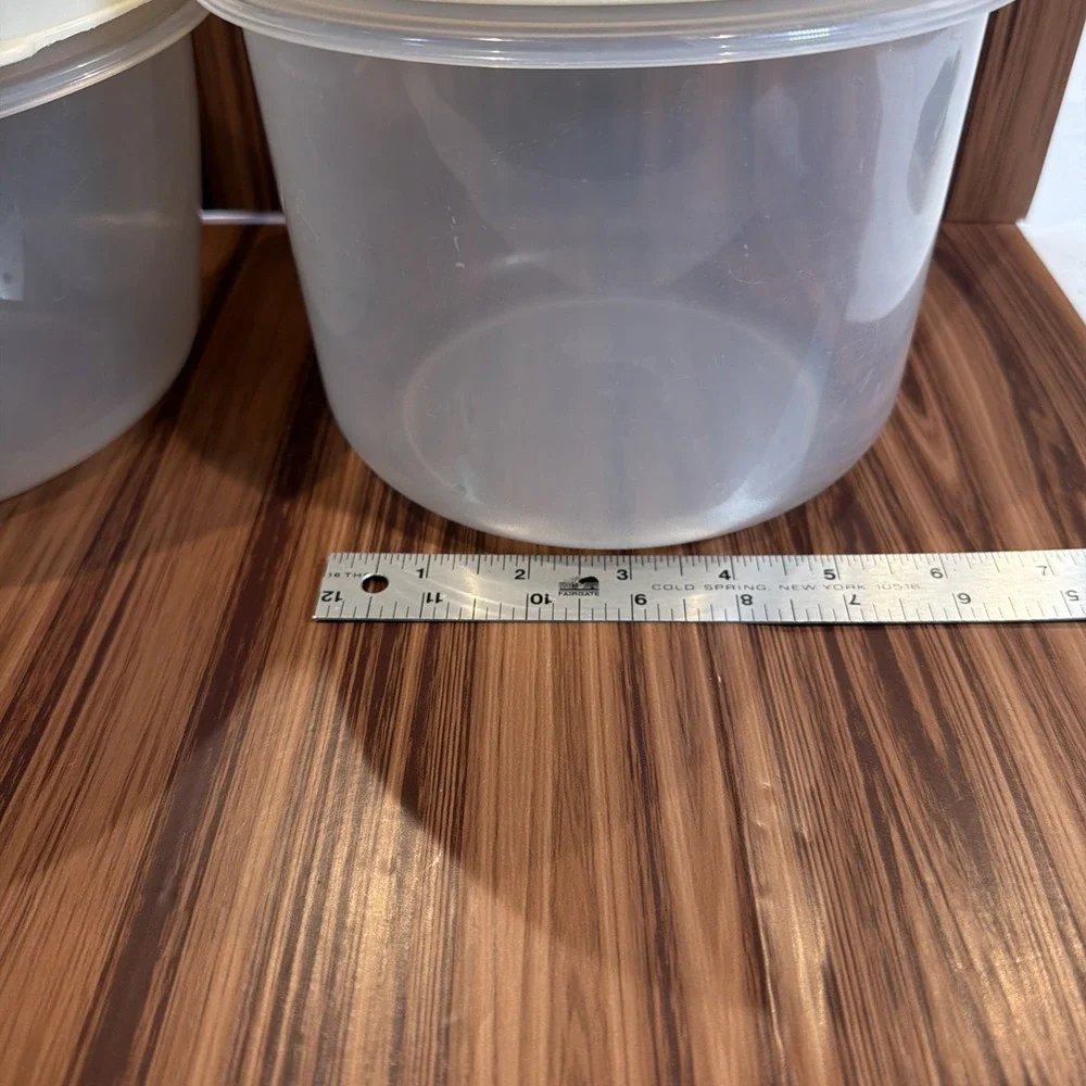 Vintage Rubbermaid Servin Saver Containers Set Of 2-10 Cups #9 & 12Cup #4 Almond